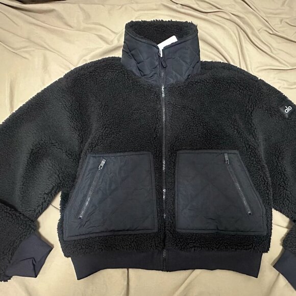 Alo Yoga Sherpa Edge Bomber - Picture 2 of 5